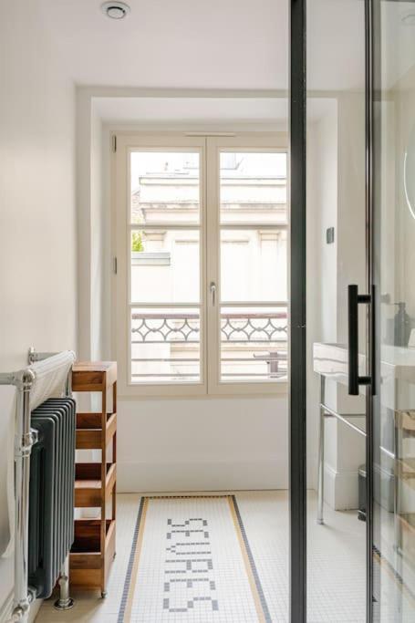Luxueux -saint Germain Des Pres - Centre De Appartement Parijs